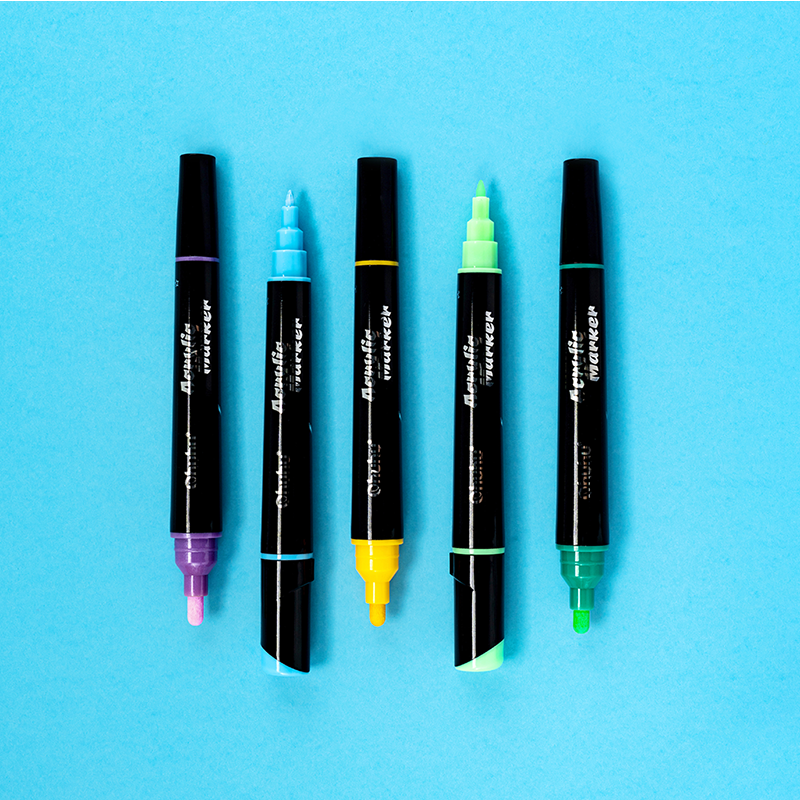 アクリルマーカー